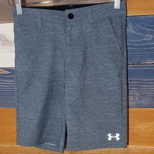 Under Armour Boys Charcoal Athletic Golf Shorts 10